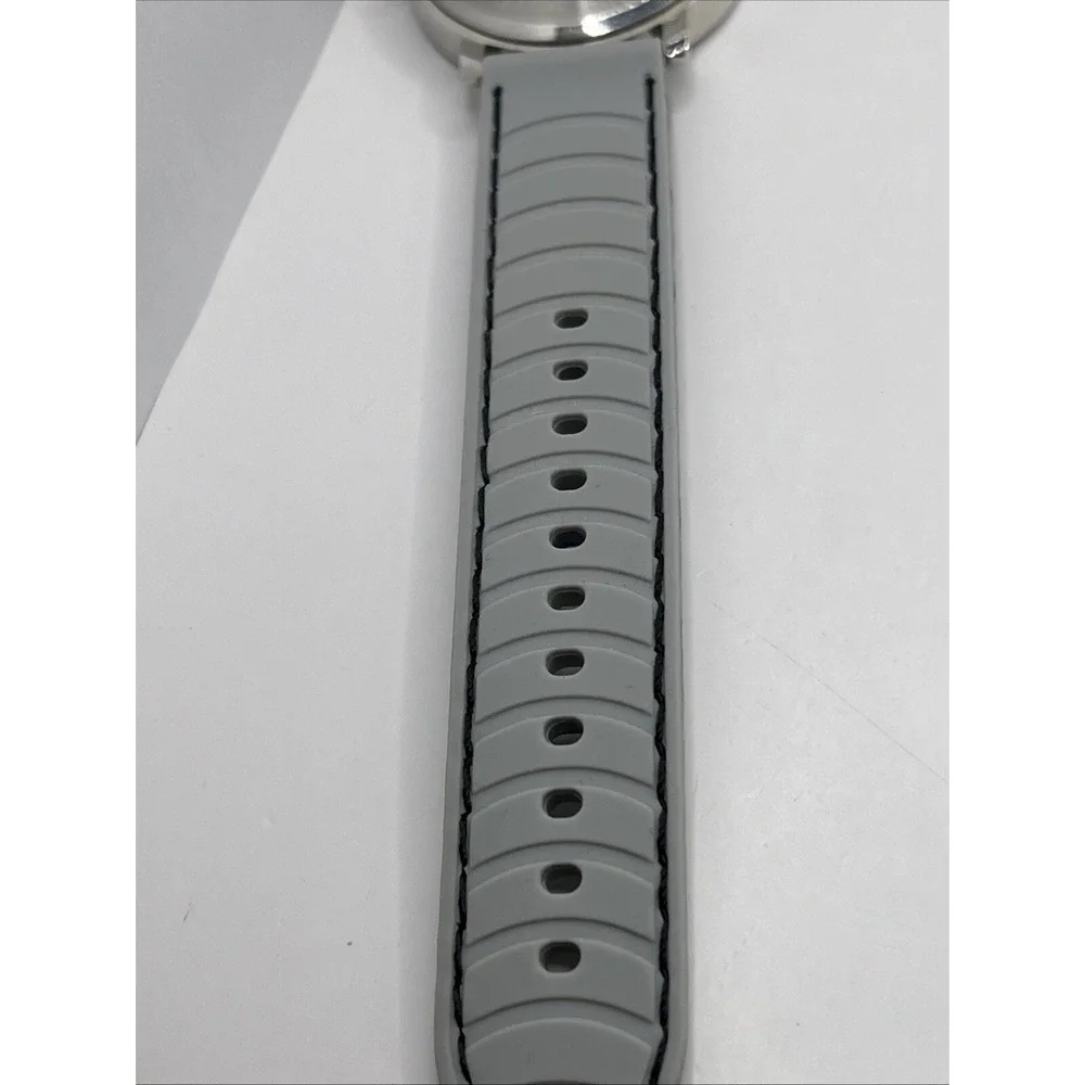 Women's Quartz Watch 40mm Case Crystal Bezel Silicone Band- New Battery‎